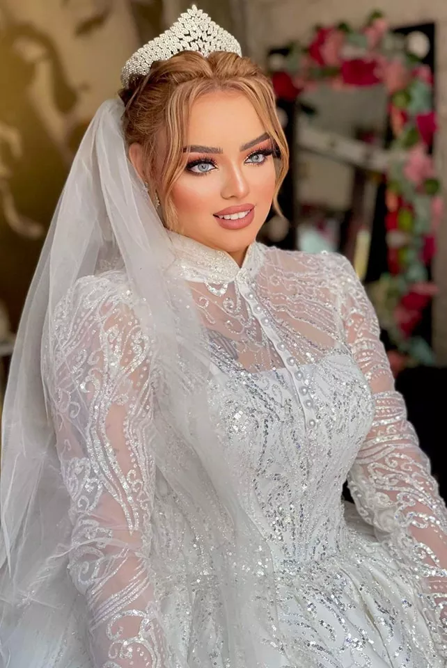 انوش للفساتين